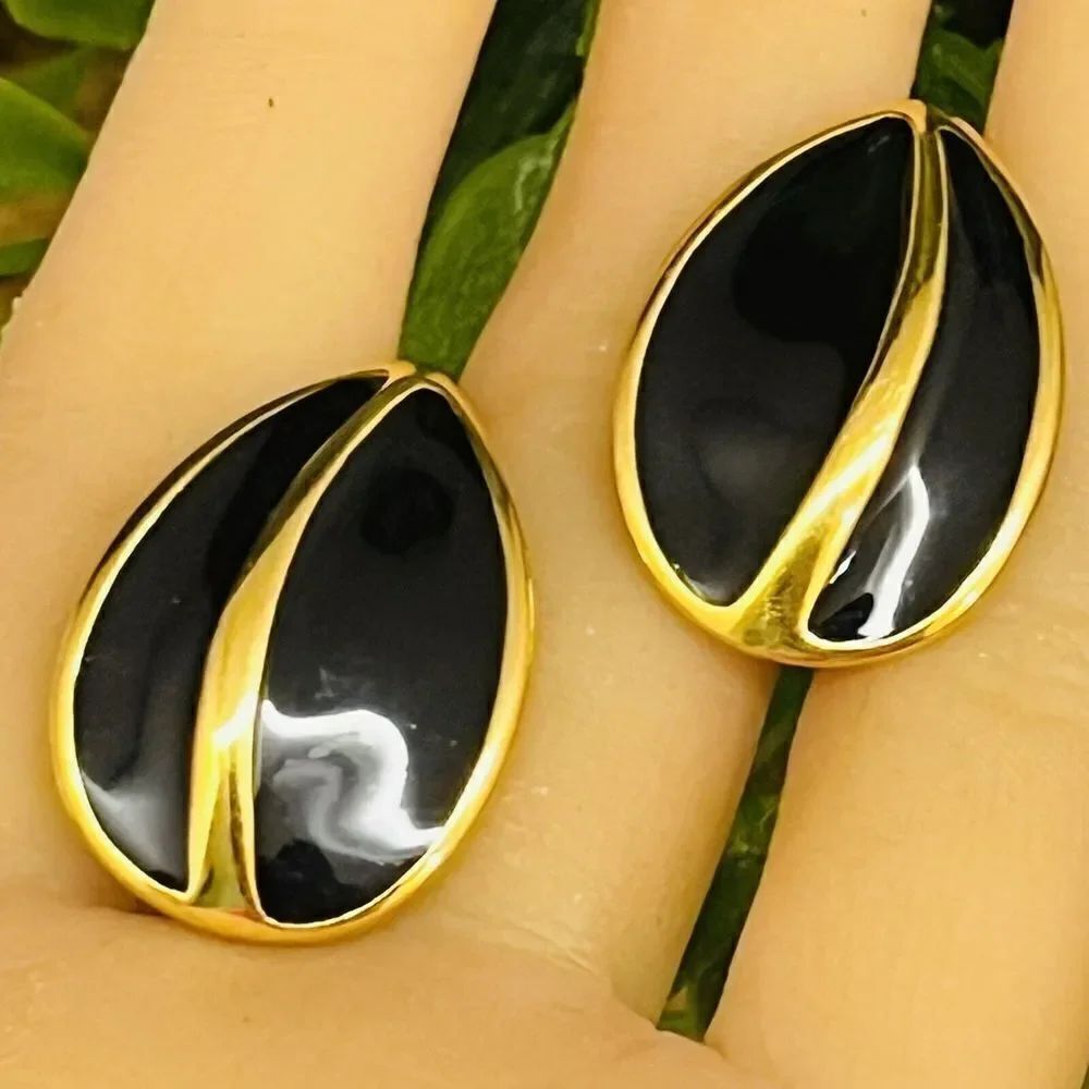 Napier Black Enamel Clip On Screw Back Vintage Fancy Gold Tone Earrings 1183